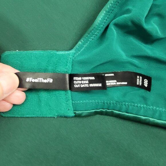 Torrid bra and panty set green shiny bra 40D and Elf panties size 1 or 1X - Picture 5 of 7